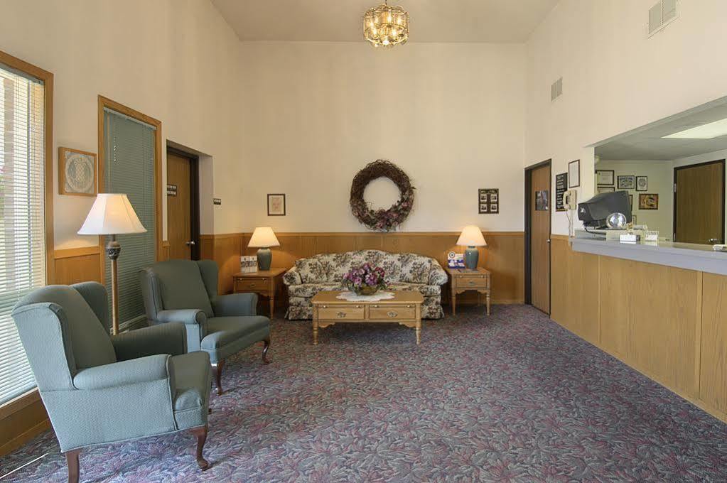 Super 8 By Wyndham Storm Lake Exterior foto